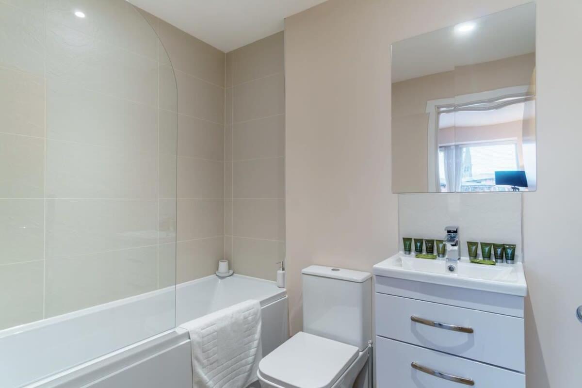 Fantastic 1 Bed Flat Manchester - Sleeps 3 Ngoại thất bức ảnh
