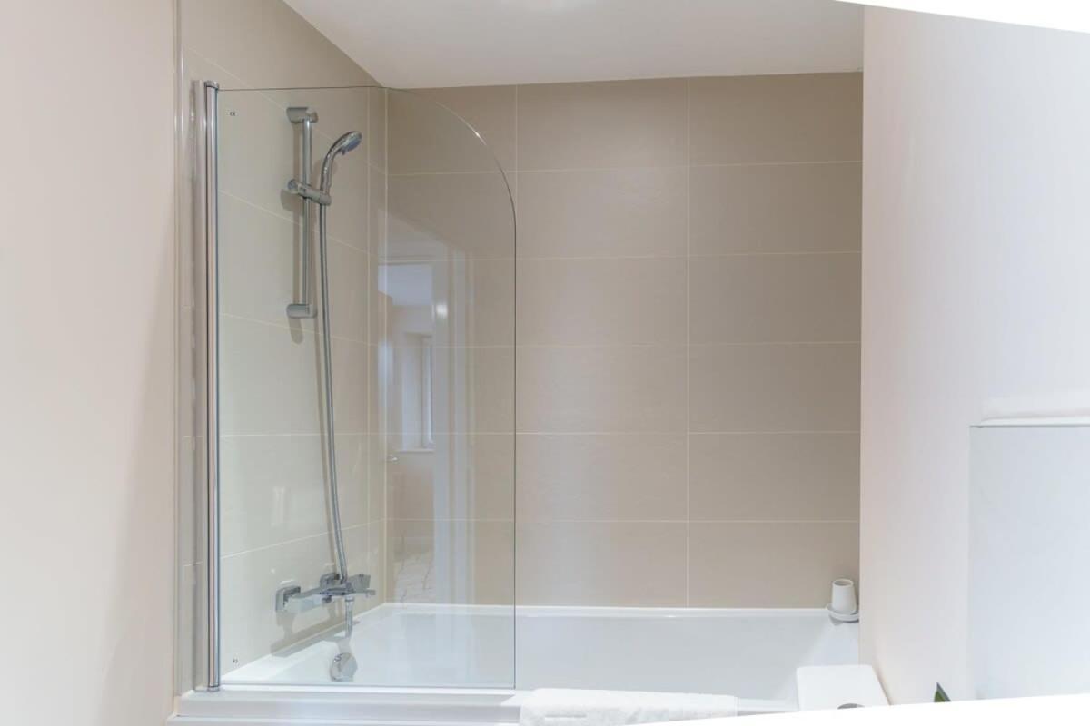 Fantastic 1 Bed Flat Manchester - Sleeps 3 Ngoại thất bức ảnh